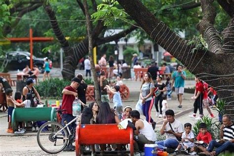 Palace urges Pinoys to celebrate Family Week .